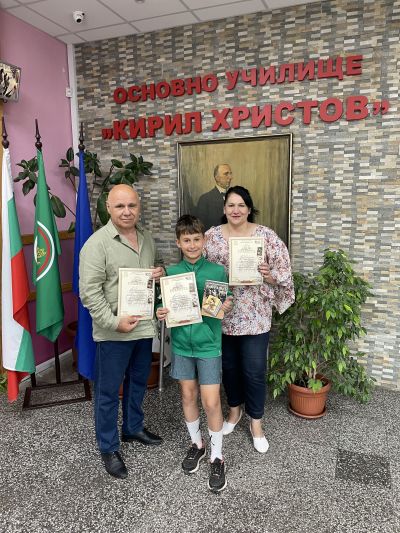 Участие и с оригинално представяне в националния конкурс по превенция на наркоманите - организиран от община Благоевград 1