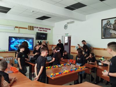 В ОУ „Кирил Христов“ представиха открит STEAM урок „Междузвездни войни“    10