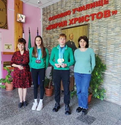 Ученици от ОУ „Кирил Христов“ блестят с медали на плувния турнир „Talent Cup 2025-Бургас" 2