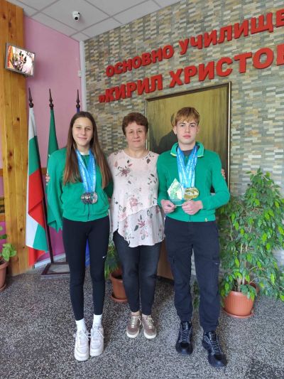 Ученици от ОУ „Кирил Христов“ блестят с медали на плувния турнир „Talent Cup 2025-Бургас" 3