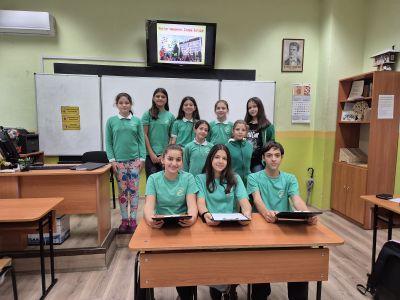  Училищно радиопредаване за Деня на Стара Загора и Международния ден на учителя подготвиха ученици от клуб „Рицари на словото“ 2
