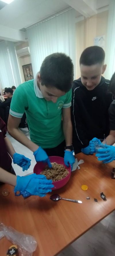 Иновативен урок в 6. „А“ клас разкри „Тайната история на вълшебните сладки“ 17