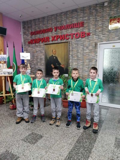 „Математика без граници” 4 златни, 9 сребърни и 16 бронзови медала. 3