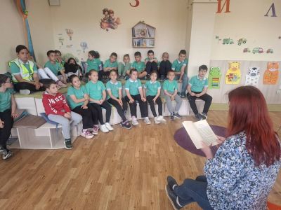 Посещение на учениците от II.В клас в Регионална библиотека “Захарий Княжески“ Стара Загора 1